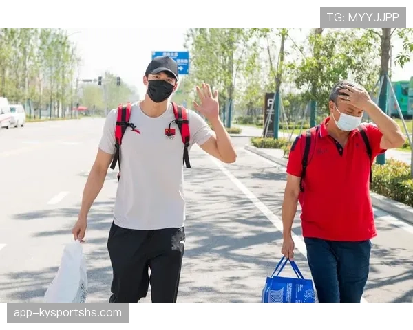 汪顺家的冰箱里塞满了蛋白粉，连饮料都按训练计划排好队